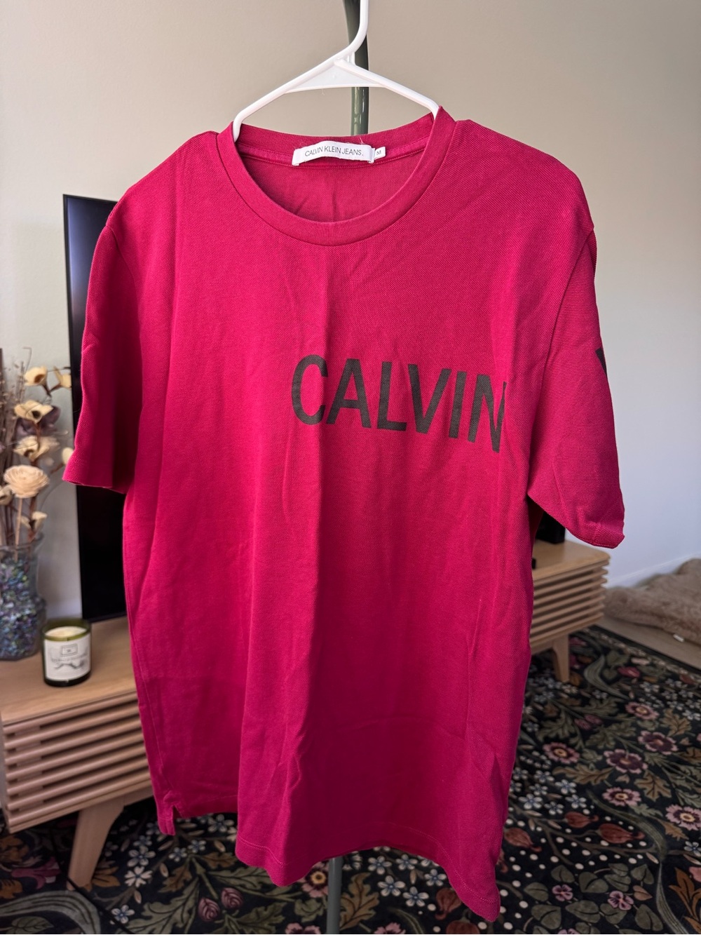 Calvin Klein Jeans Short-Sleeve Crewneck Tee in Fuchsia with CALVIN Logo